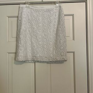 𝅺Ann Taylor NWT size 6 white lace dress